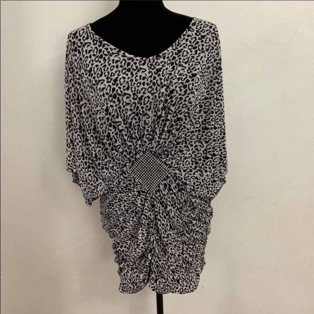 Women’s M Shui Si Qing long shirt